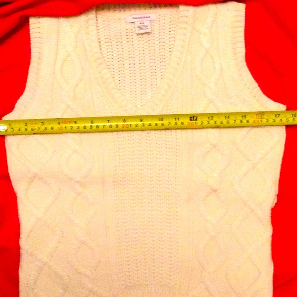 NWOT🌹ISAAC MIZRAHI🌹CABLE KNIT SWEATER VEST - Picture 4 of 4